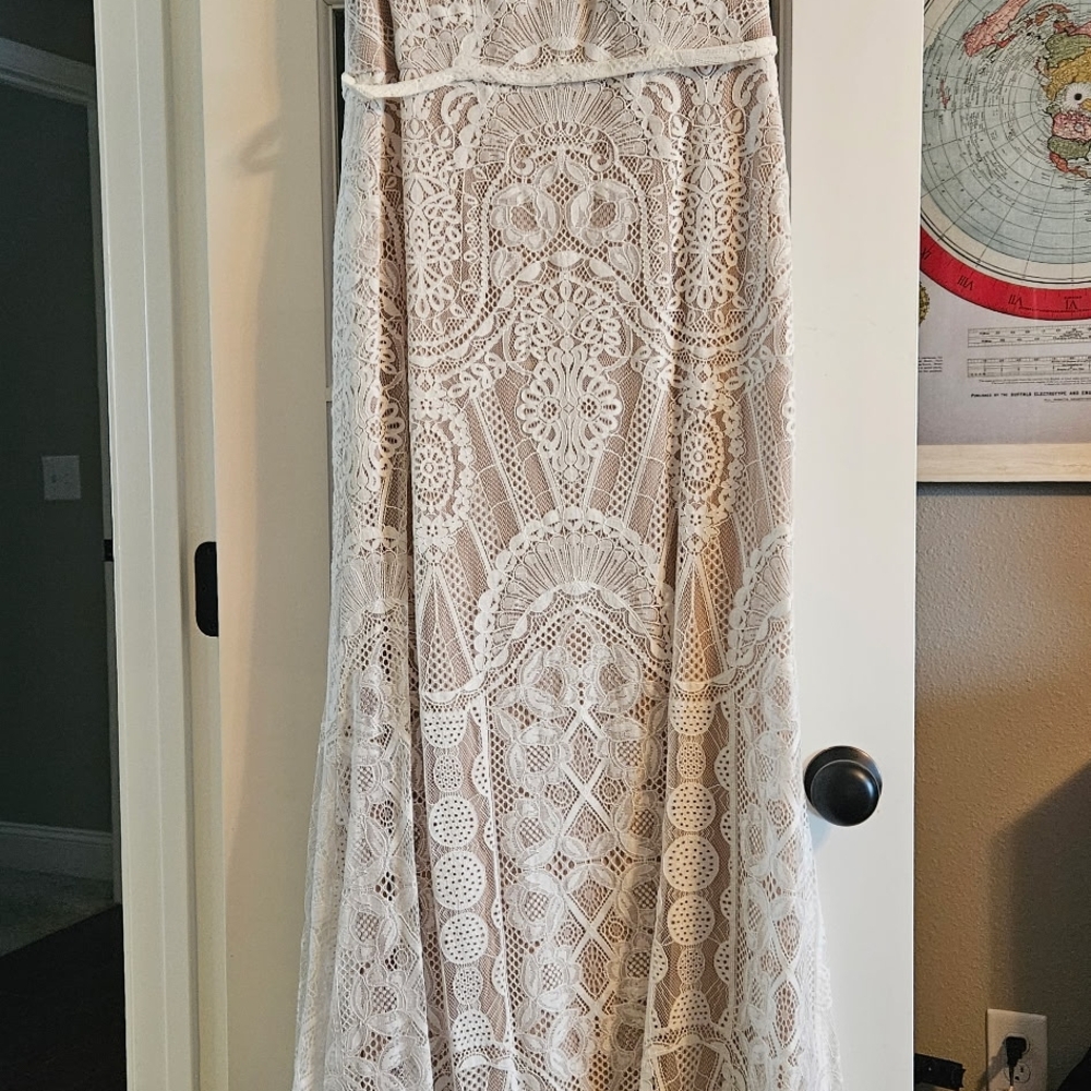 Elegant Lace Wedding Dress